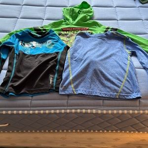 Bundle of 3 long sleeve boy’s tee shirts - pre- loved